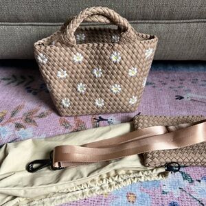 NAGHEDI
ST. BARTHS MINI DAISY TOTE